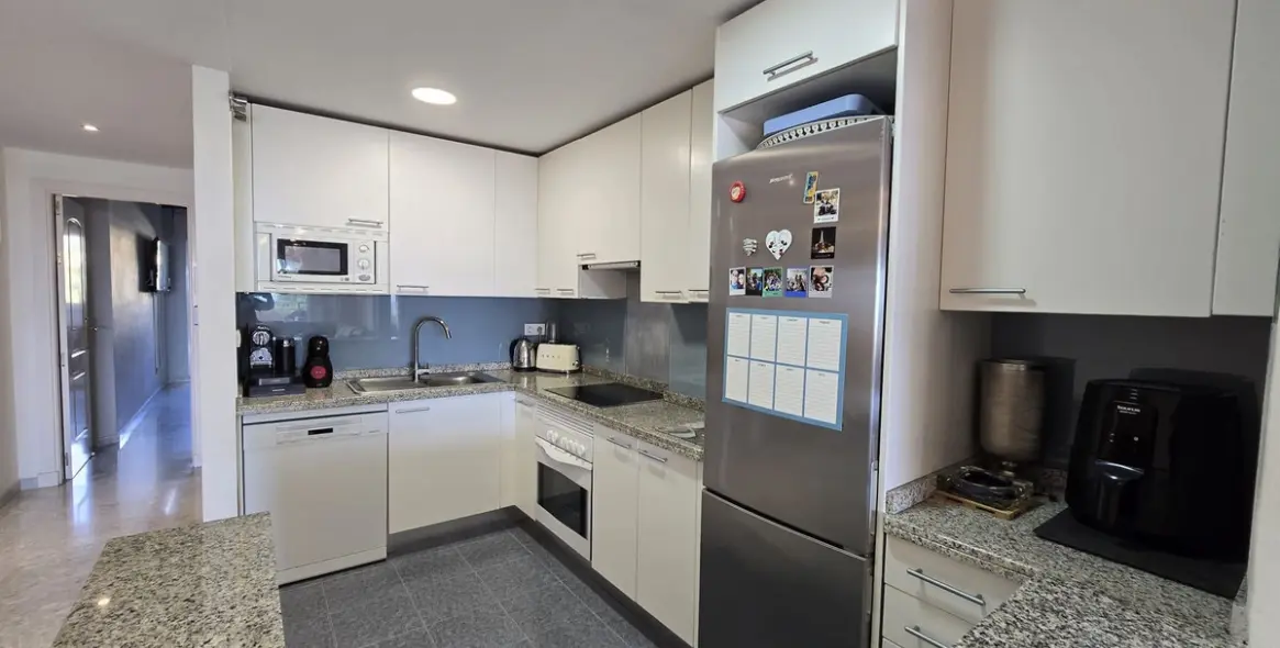 Продажа апартаментов на первом этаже в Torrequebrada 25