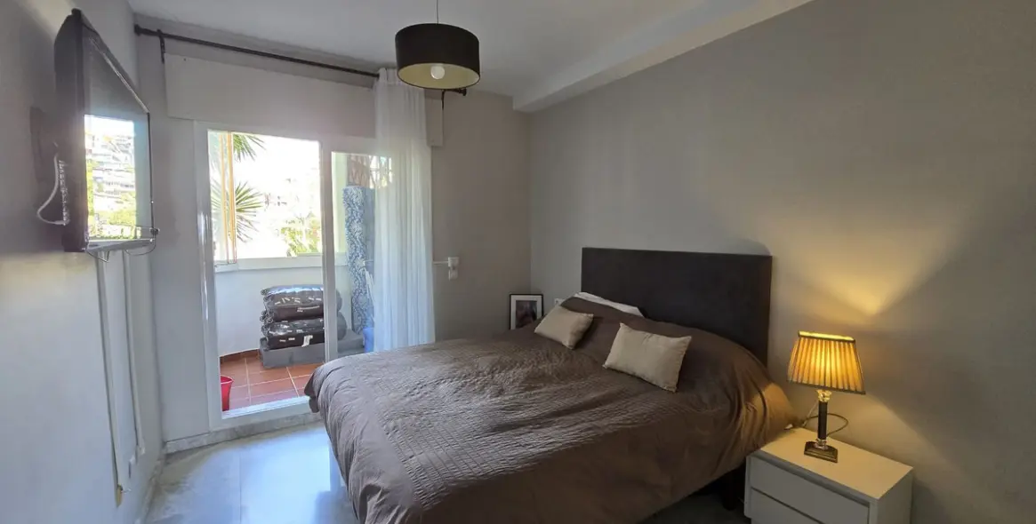 Продажа апартаментов на первом этаже в Torrequebrada 26