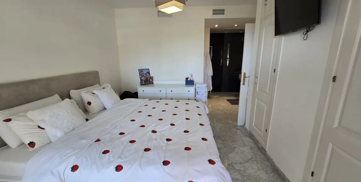 Продажа апартаментов на первом этаже в Torrequebrada 30