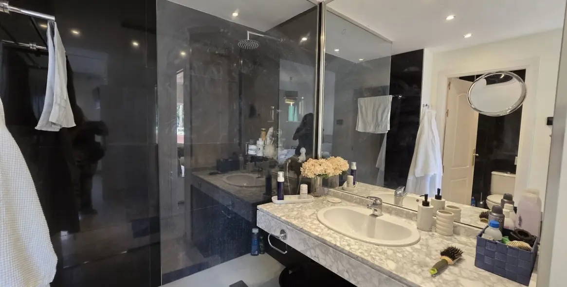 Продажа апартаментов на первом этаже в Torrequebrada 35