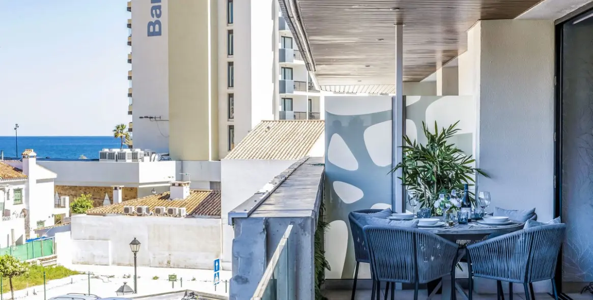 Sale of middle floor apartment in Fuengirola 2