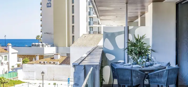 Sale of middle floor apartment in Fuengirola 1