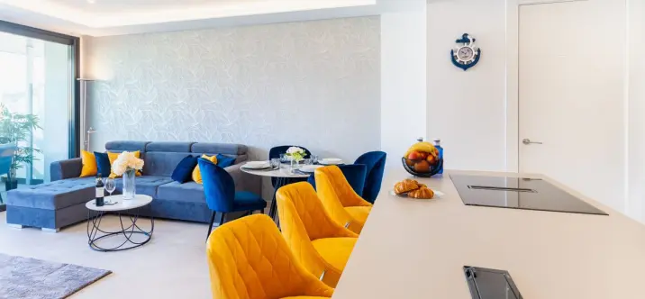 Sale of middle floor apartment in Fuengirola 2