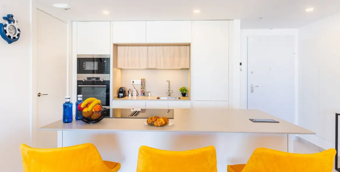 Sale of middle floor apartment in Fuengirola 5