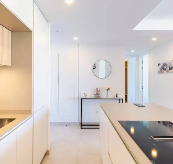 Sale of middle floor apartment in Fuengirola