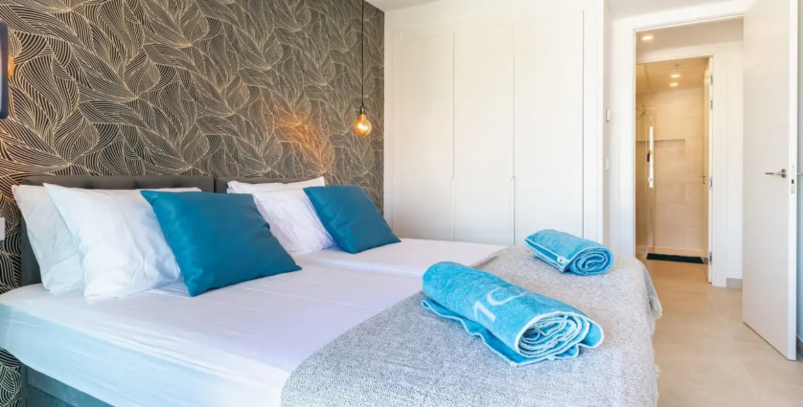 Sale of middle floor apartment in Fuengirola 14