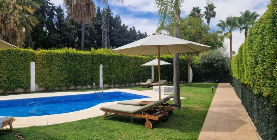 Продажа таунхауса в Nueva Andalucía 1