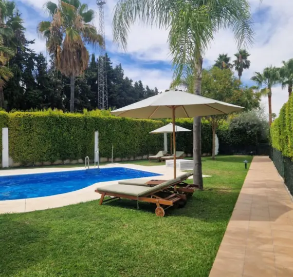 Продажа таунхауса в Nueva Andalucía