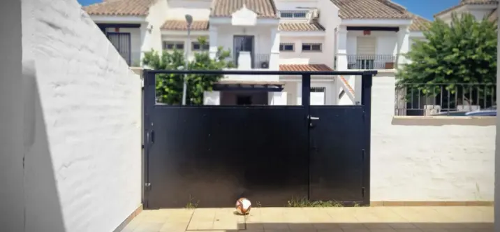 Продажа таунхауса в Nueva Andalucía 1