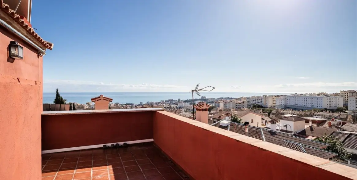 Sale of townhouse in Benalmadena 1