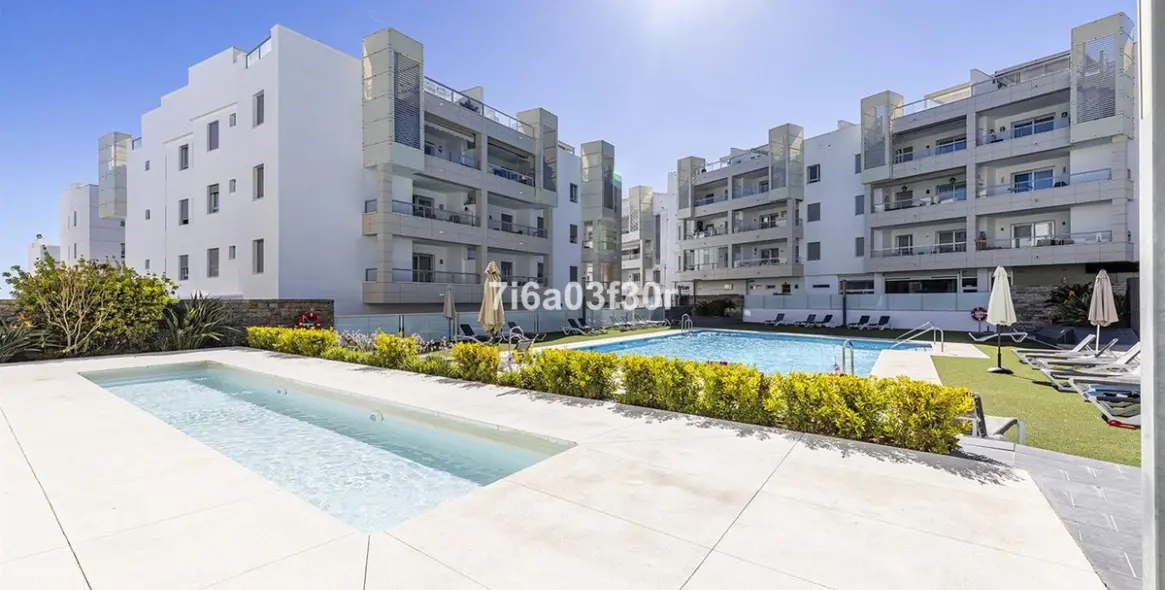 Продажа апартаментов на среднем этаже в San Pedro de Alcántara 2