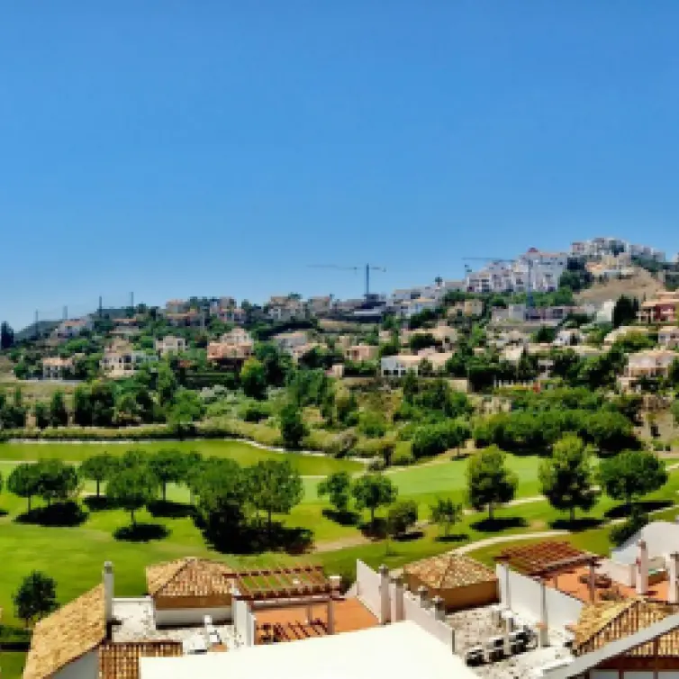 Sale of penthouse in Los Arqueros