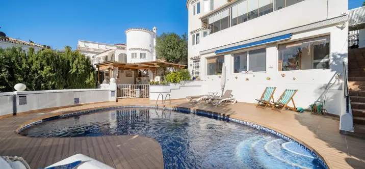 Detached villa R5027194 1