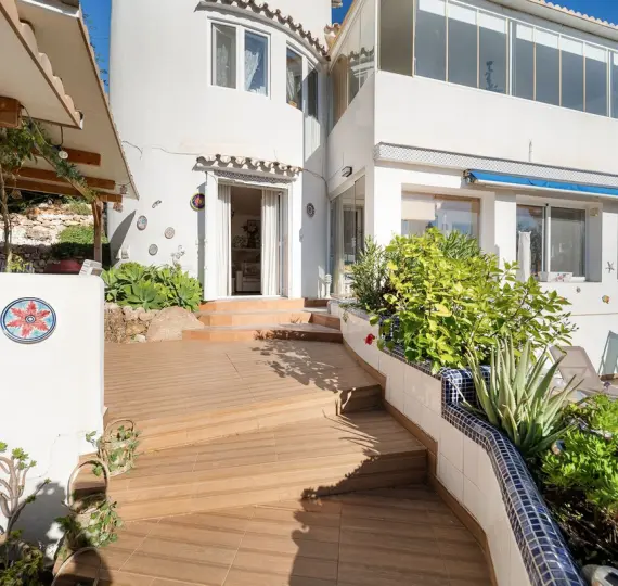 Detached villa R5027194