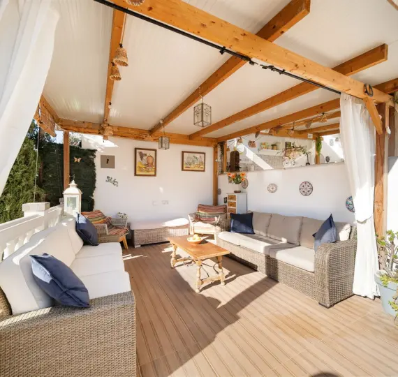 Detached villa R5027194