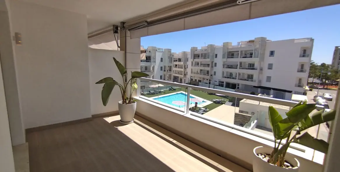 Sale of middle floor apartment in San Pedro de Alcántara 1