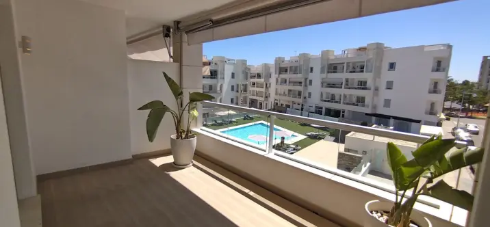 Продажа апартаментов на среднем этаже в San Pedro de Alcántara 0