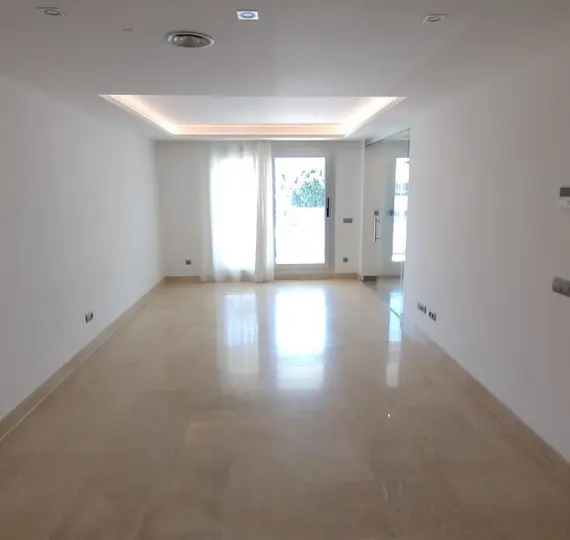 Продажа апартаментов на среднем этаже в San Pedro de Alcántara