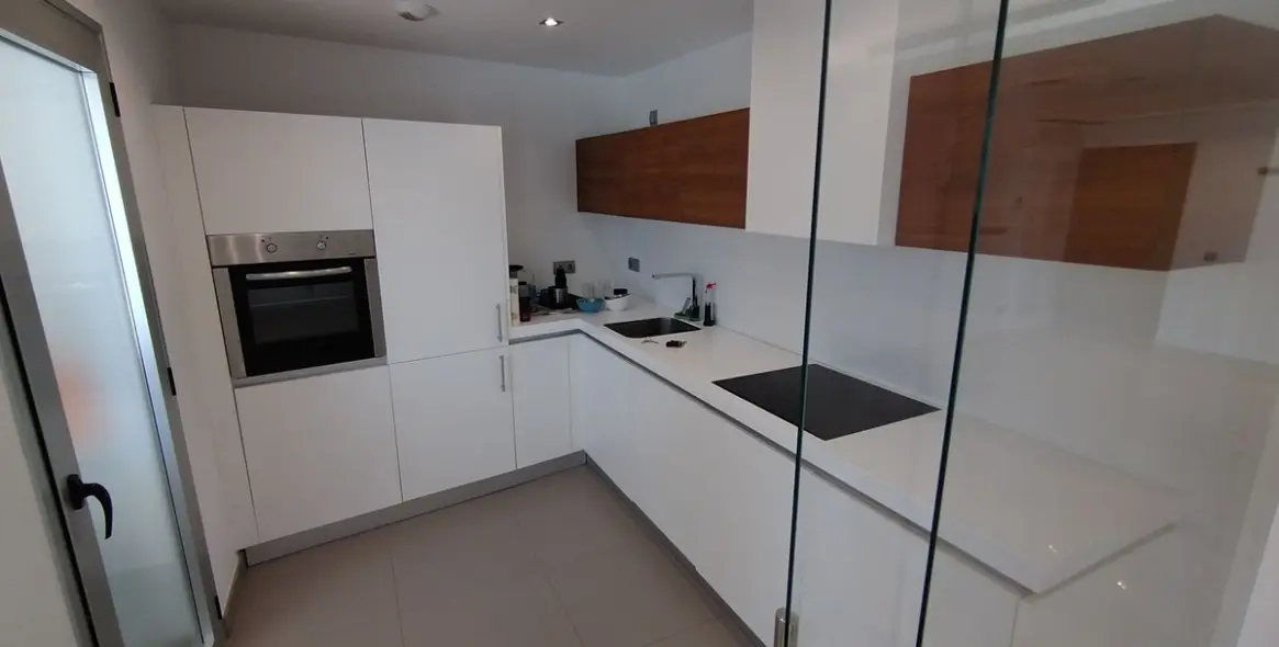 Sale of middle floor apartment in San Pedro de Alcántara 6