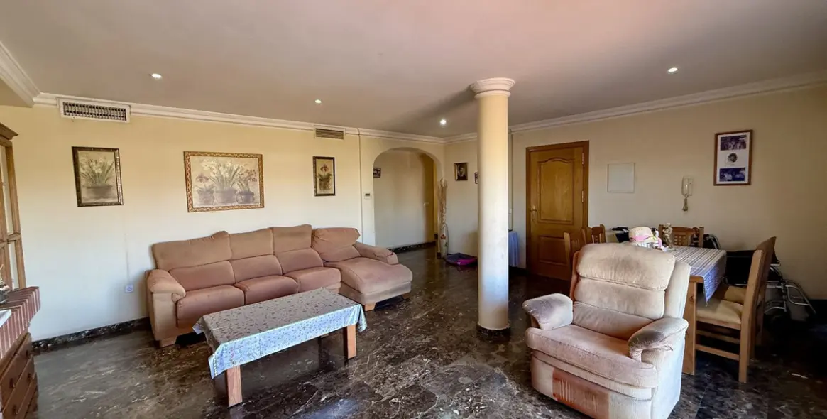 Sale of penthouse in La Cala 5