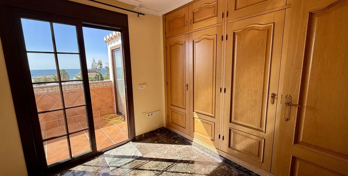 Sale of penthouse in La Cala 16