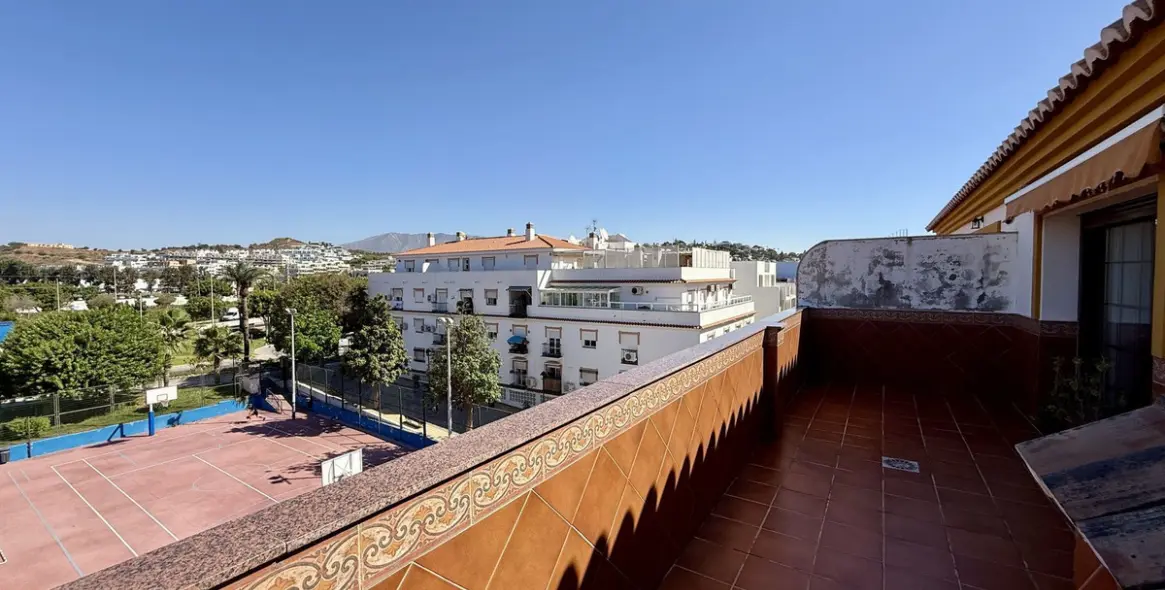 Sale of penthouse in La Cala 24