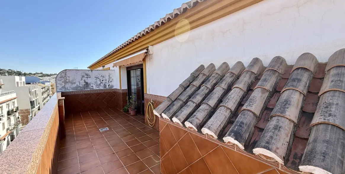 Sale of penthouse in La Cala 25