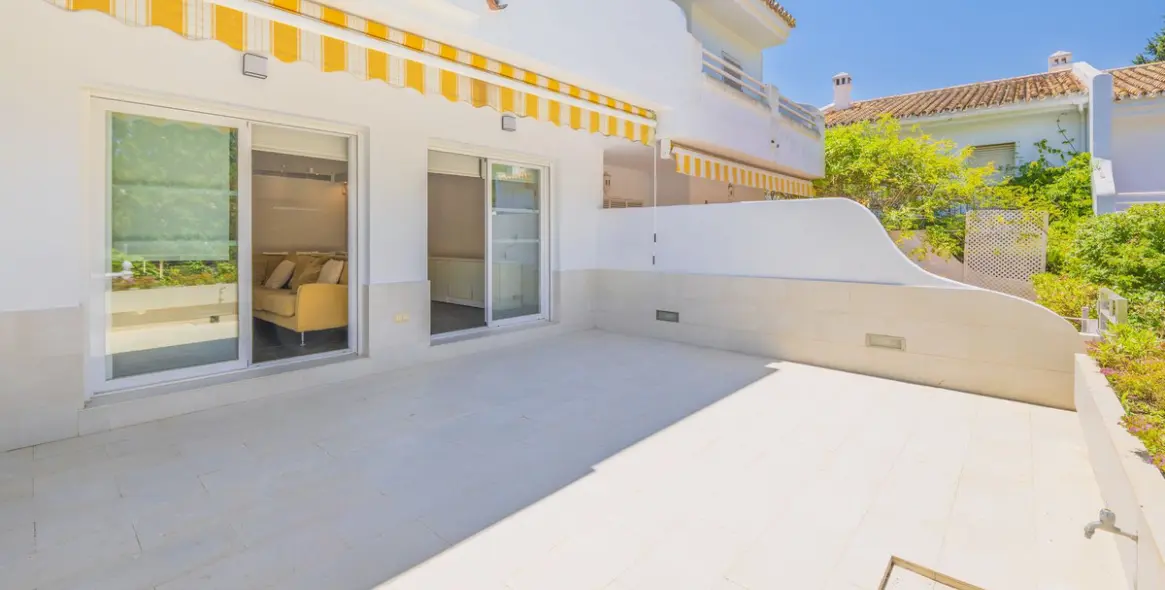 Продажа дома на две семьи в Artola 1