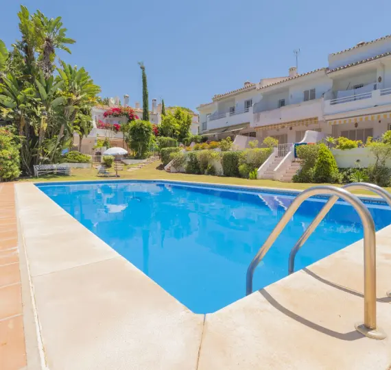 Продажа дома на две семьи в Artola