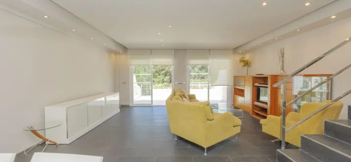 Продажа дома на две семьи в Artola 2