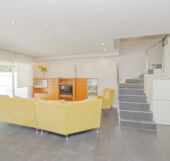 Продажа дома на две семьи в Artola