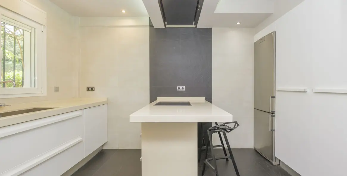 Продажа дома на две семьи в Artola 5