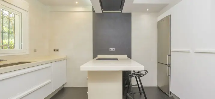 Продажа дома на две семьи в Artola 4