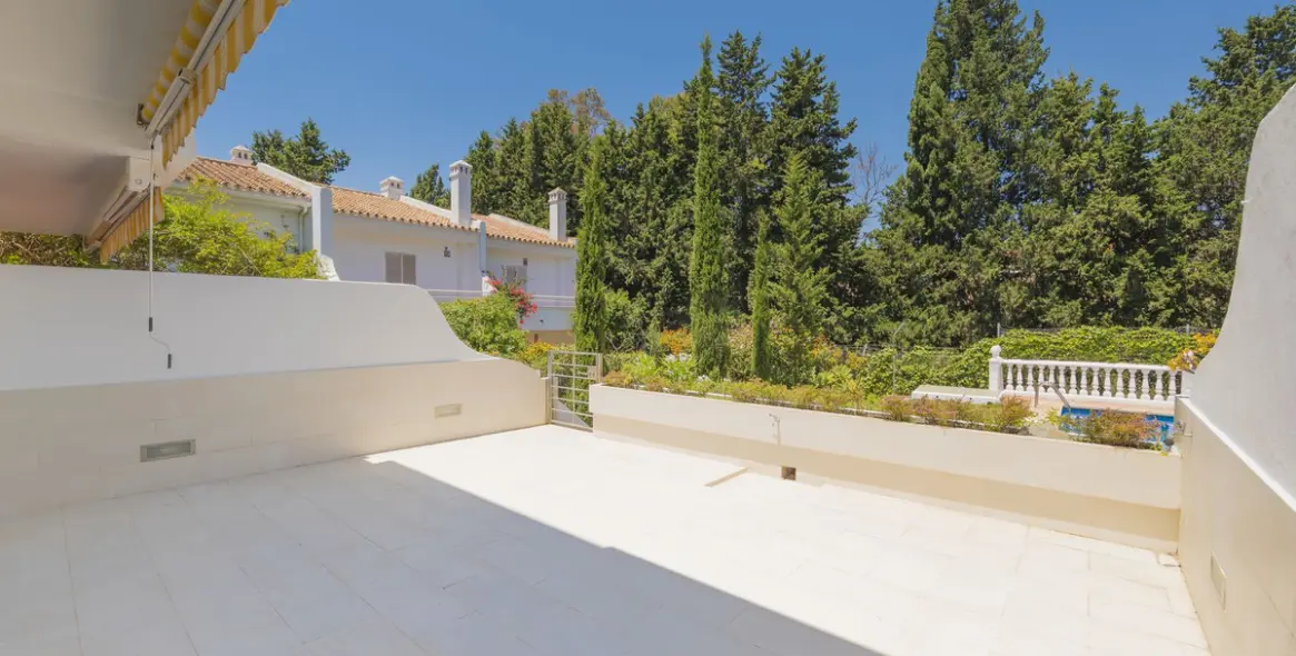 Продажа дома на две семьи в Artola 13