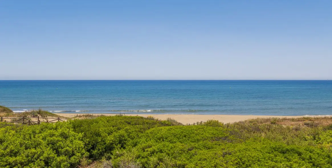 Продажа дома на две семьи в Artola 16