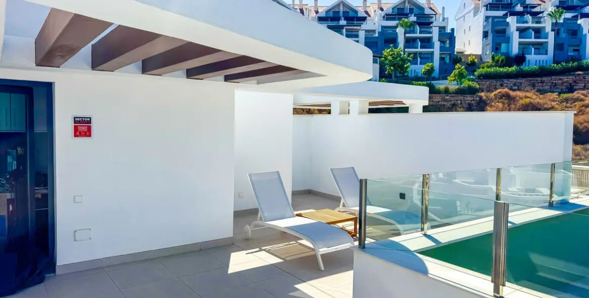 Продажа двухуровневого пентхауса в Calanova Golf 23