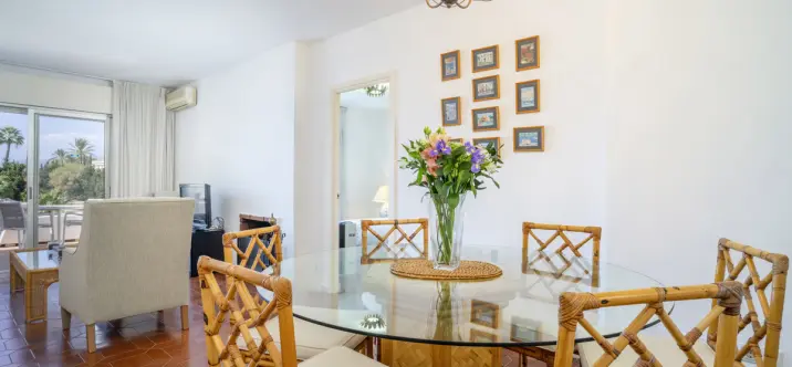 Sale of middle floor apartment in Nueva Andalucía 3
