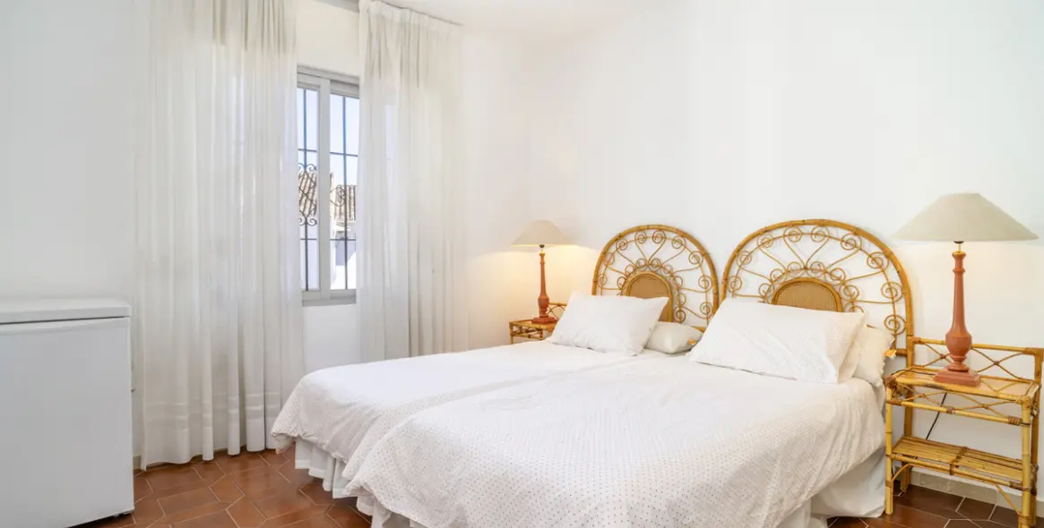 Sale of middle floor apartment in Nueva Andalucía 8