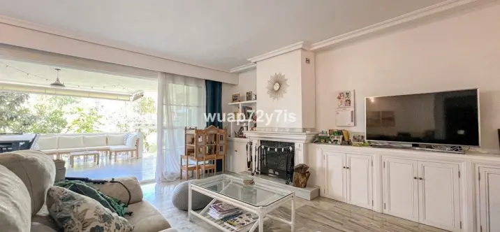 Продажа таунхауса в El Paraiso 0