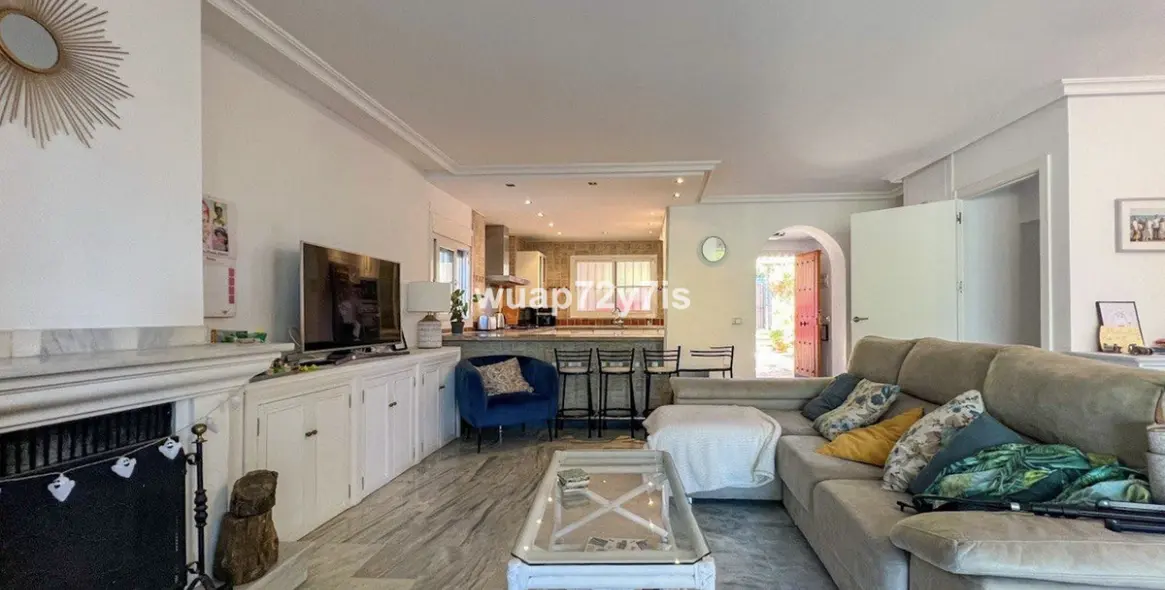 Продажа таунхауса в El Paraiso 2