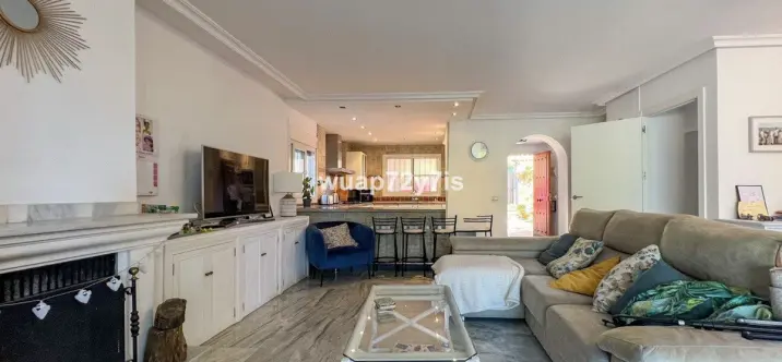 Продажа таунхауса в El Paraiso 1