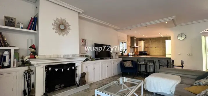 Продажа таунхауса в El Paraiso 2