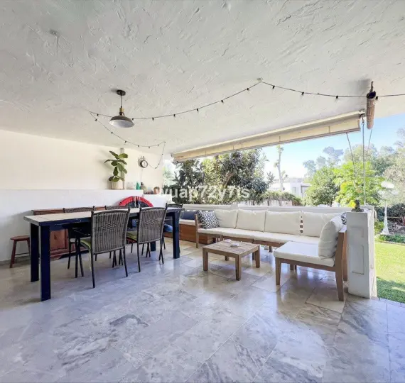 Продажа таунхауса в El Paraiso