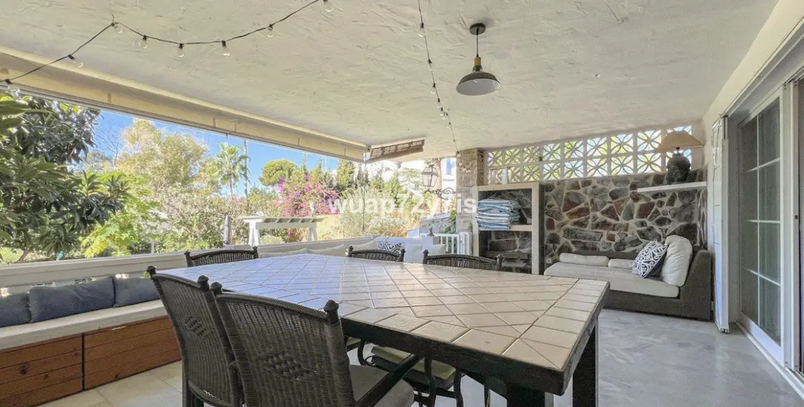 Продажа таунхауса в El Paraiso 7