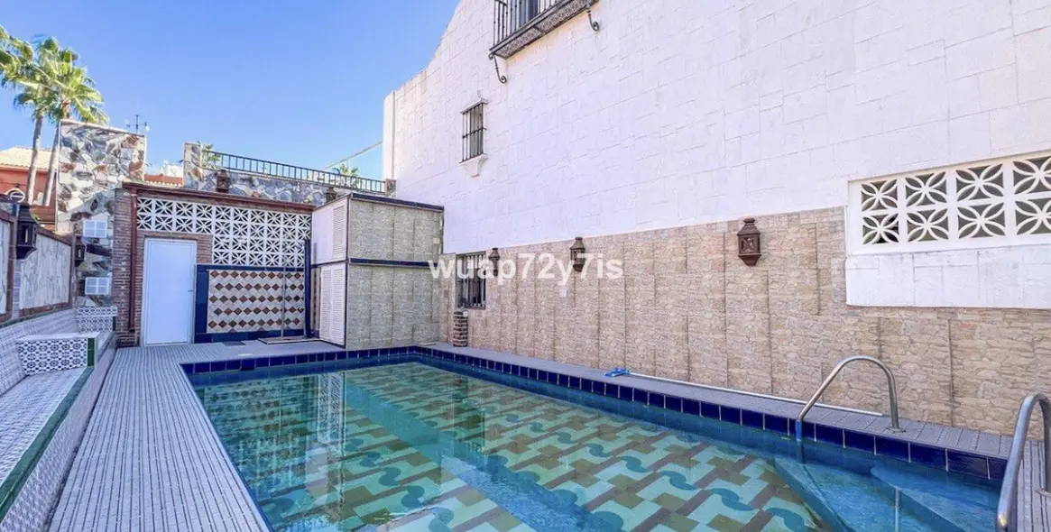 Продажа таунхауса в El Paraiso 10