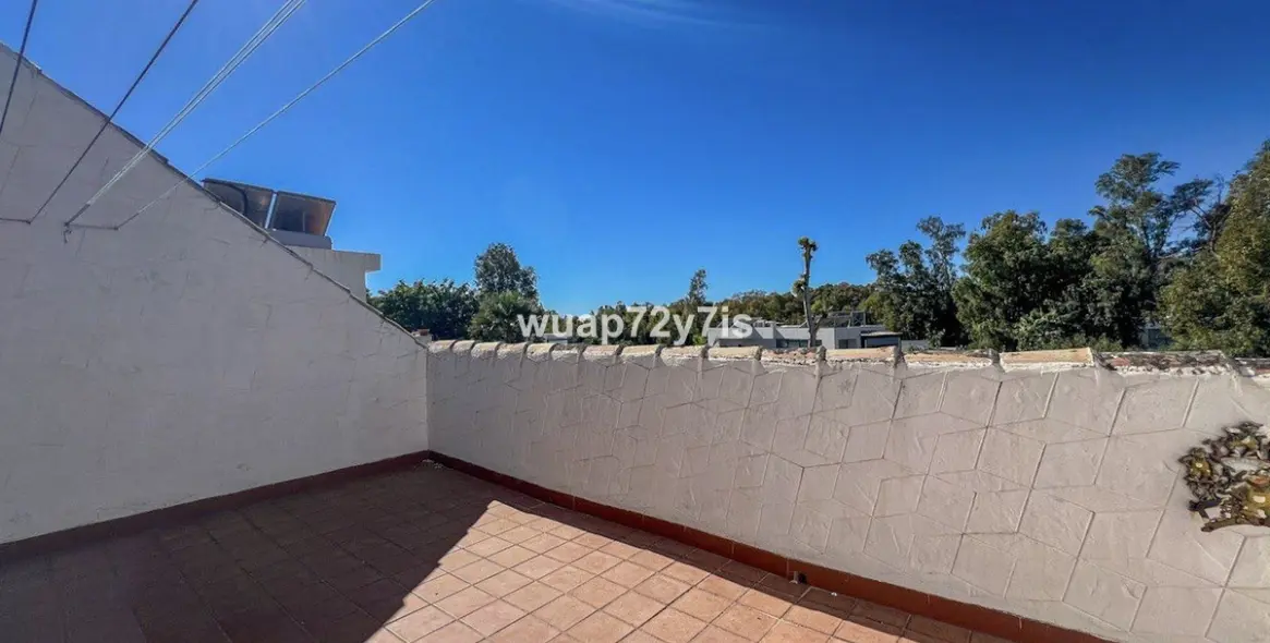 Продажа таунхауса в El Paraiso 20