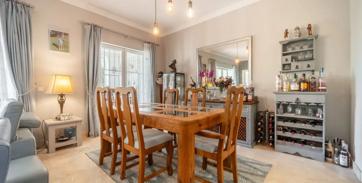 Продажа дома на две семьи в Elviria 7