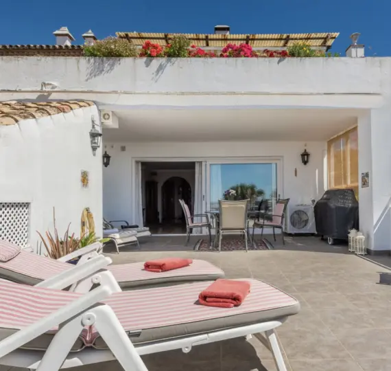Sale of middle floor apartment in Atalaya