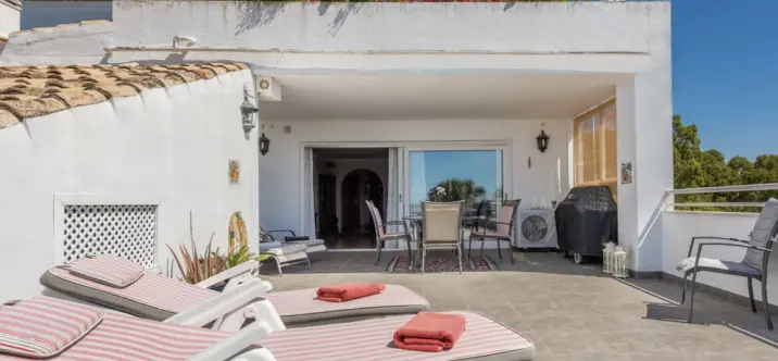 Sale of middle floor apartment in Atalaya 0