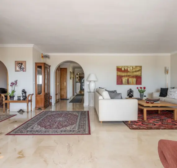 Sale of middle floor apartment in Atalaya